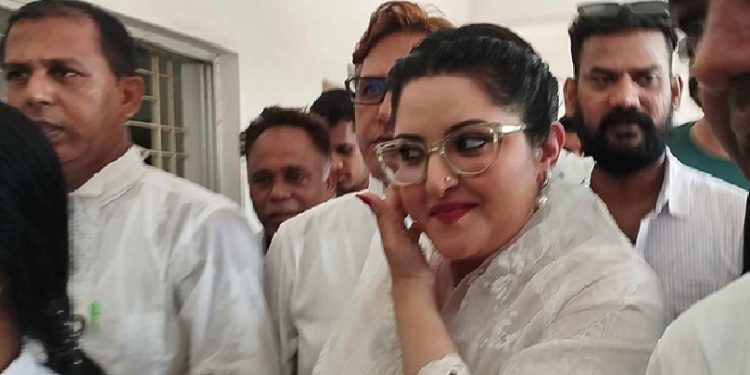 হত্যাচেষ্টা মামলায় নায়িকা পরীমণির জামিন