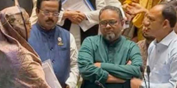 ব্যারিস্টার সুমনকে প্রাণনাশের হুমকির ঘটনা শুনলেন প্রধানমন্ত্রী শেখ হাসিনা
