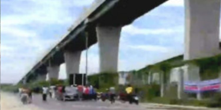 কোটা আন্দোলনকারীদের সরিয়ে দিলো পুলিশ, পদ্মা সেতুতে যান চলাচল স্বাভাবিক