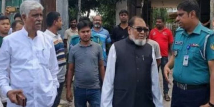 দুর্বৃত্তের হামলায় গাজীপুর সিটি মেয়রের ক্ষতিগ্রস্ত বাড়ি পরিদর্শনে মুক্তিযুদ্ধ বিষয়ক মন্ত্রী