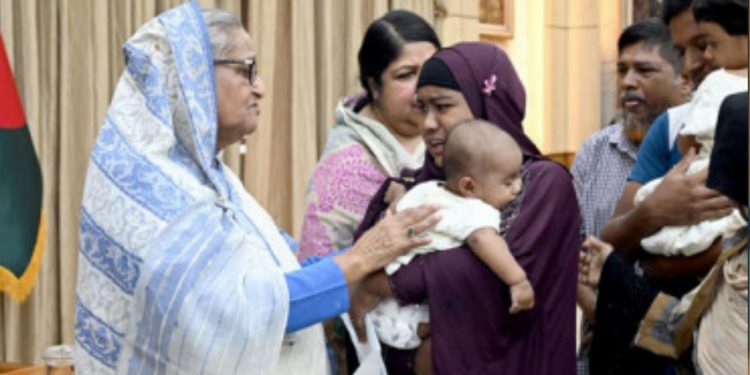 কোটা সংস্কার কেন্দ্র করে সহিংসতায় নিহত ৩৪ পরিবারের সঙ্গে প্রধানমন্ত্রীর সাক্ষাৎ, আর্থিক সহায়তা