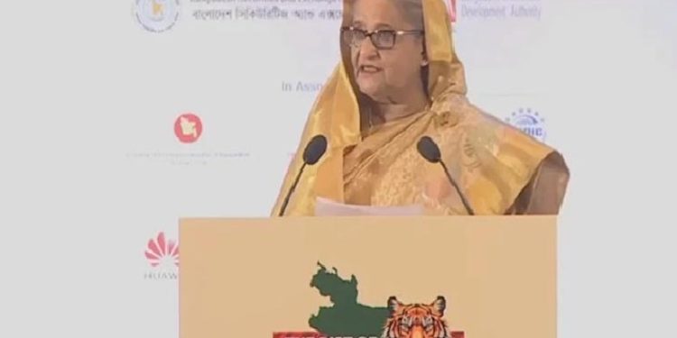 চীনা ব্যবসায়ীদের বাংলাদেশে বিনিয়োগের আহ্বান জানিয়েছেন প্রধানমন্ত্রী