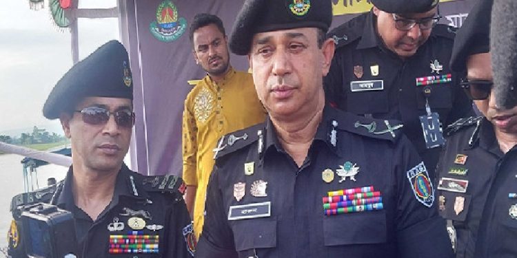 মাদক অবৈধ অস্ত্র উদ্ধারে র‌্যাবের গুরুত্বপূর্ণ ভূমিকা রয়েছে: র‌্যাব মহাপরিচালক
