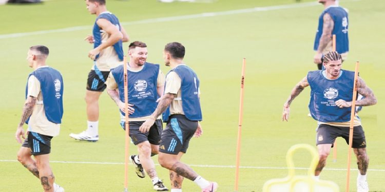 কানাডার বিপক্ষে সেমিফাইনালের জন্য মেসি পুরোপুরি ফিট: স্কালোনি