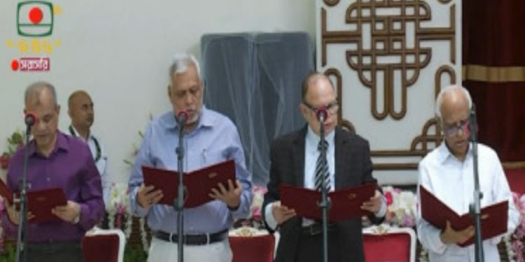 আরও ৪ উপদেষ্টা শপথ নিলেন