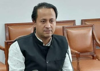 সাবেক শিক্ষামন্ত্রী মহিবুল হাসান চৌধুরী ও তাঁর পরিবারের ব্যাংক হিসাব জব্দ