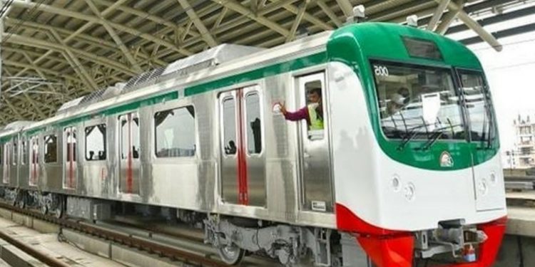 ভাঙচুর ঠেকাতে মেট্রোরেল নিয়ে নতুন ঘোষণা সড়ক উপদেষ্টার