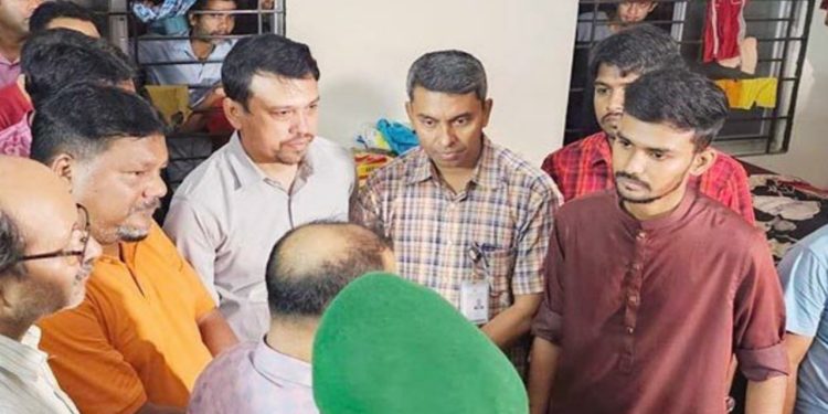 আন্দোলনের নামে বিশৃঙ্খলা সৃষ্টি করলে আর ছাড় দেওয়া হবে না: আসিফ মাহমুদ