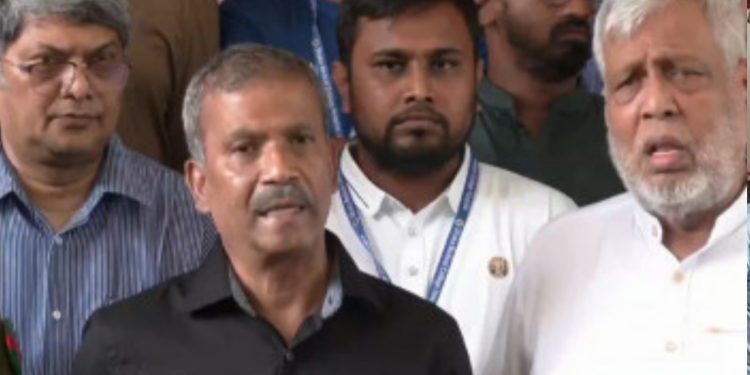 সচিবালয়ে গতকাল আরও ভয়াবহ পরিস্থিতি হতে পারতো তবে ছাত্ররা তা মোকাবিলা করেছে: আইন উপদেষ্টা