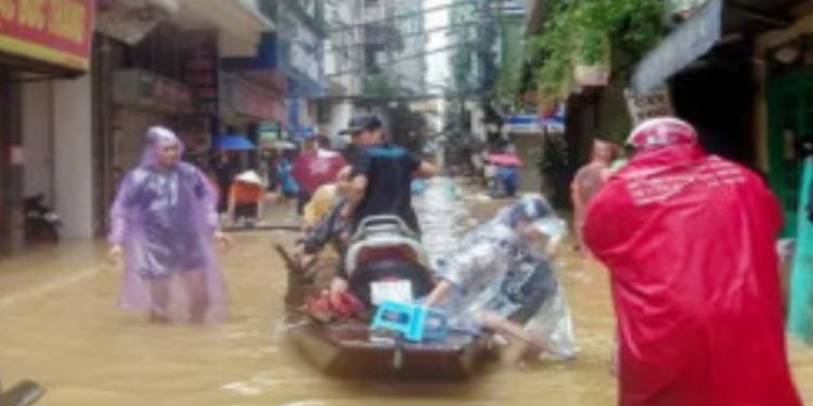 ভিয়েতনামে ভয়াবহ বন্যা-ভূমিধসে নিহত-১৯৭, নিখোঁজ-১২৮