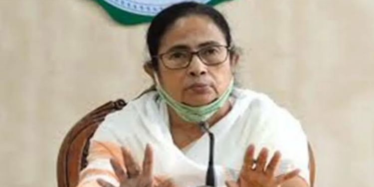 জুনিয়র ডাক্তারদের দাবি শেষ পর্যন্ত মেনে নিলেন মমতা ব্যানার্জী