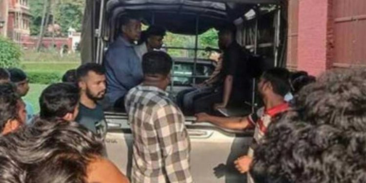 ঢাবিতে পিটিয়ে হত্যার ঘটনায় ছাত্রলীগ নেতাসহ আটক- ৩