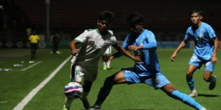 সাফ অনূর্ধ্ব-১৭ ফুটবল: শেষ মিনিটের গোলে ভারতের কাছে হারলো বাংলাদেশ