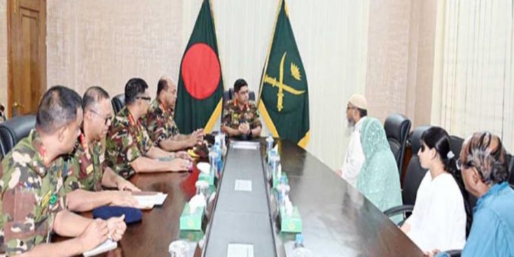 নিহত লেফটেন্যান্ট তানজিমের বাবা-মায়ের সঙ্গে সেনাপ্রধানের সাক্ষাৎ