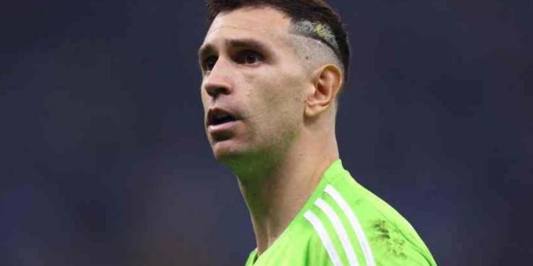 আর্জেন্টিনার জার্সিতে নিষিদ্ধ এমি মার্তিনেজ 