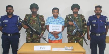 যৌথ বাহিনীর অভিযানে মির্জাগঞ্জে ইয়াবাসহ মাদক বিক্রেতা গ্রেফতার