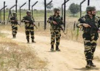 যুবককে গুলি করে মরদেহ নিয়ে গেল বিএসএফ