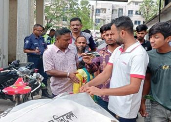 বাসের ধাক্কায়  মটরসাইকেল চালক নিহত, আহত-১