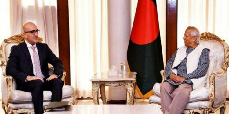 প্রধান উপদেষ্টার মুহাম্মদ ইউনূসের সঙ্গে আজারবাইজানের রাষ্ট্রদূত এলচিন হুসেনলির সাক্ষাৎ