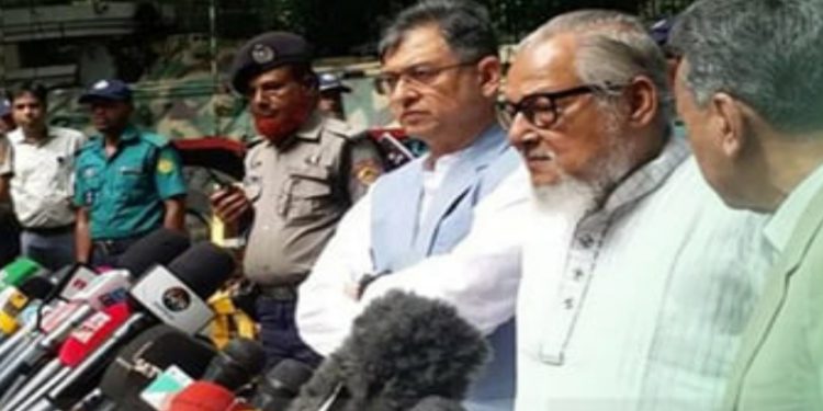 প্রধান উপদেষ্টার সঙ্গে হঠাৎ করেই বৈঠকে বিএনপির নেতারা