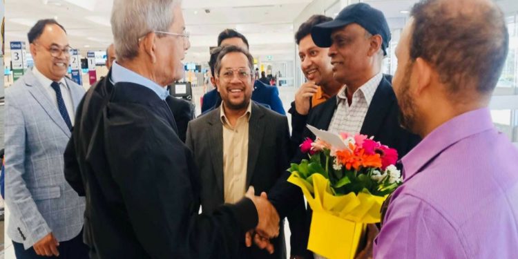 মির্জা ফখরুলকে অভ্যর্থনা জানালেন নেতাকর্মীরা