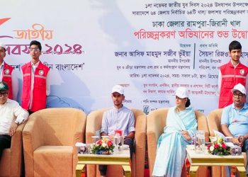 দেশের ৬৪ জেলায় খাল পরিষ্কারে কাজ করবে যুব সংগঠনগুলো: শ্রম উপদেষ্টা