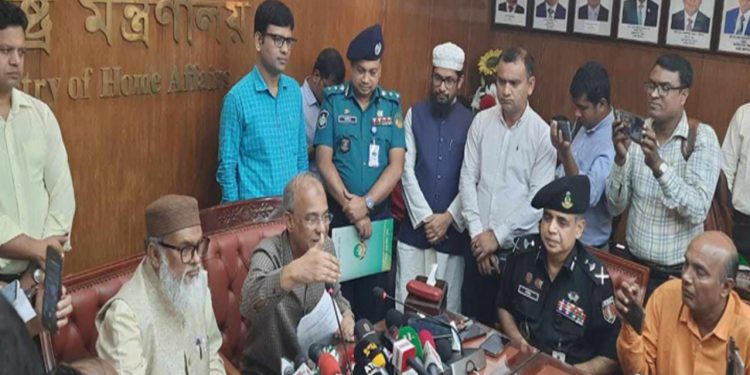 দুই ধাপের বিশ্ব ইজতেমার তারিখ জানালেন স্বরাষ্ট্র উপদেষ্টা