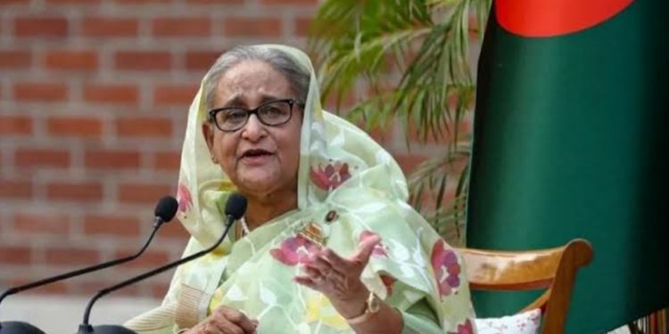 সাবেক প্রধানমন্ত্রী শেখ হাসিনাকে গ্রেপ্তারের নির্দেশ