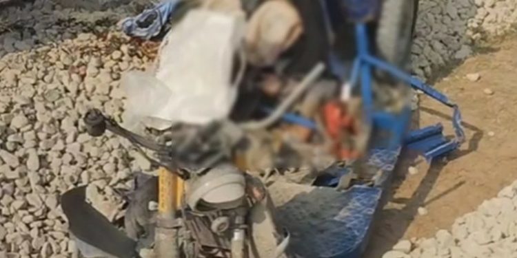 ট্রেনের ধাক্কায় কুমিল্লায় অটোরিকশার ৫ যাত্রী নিহত