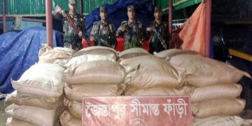 সীমান্তে ৯৩ লাখ ২৭ হাজার ২০০ টাকার চোরাই পণ্য জব্দ