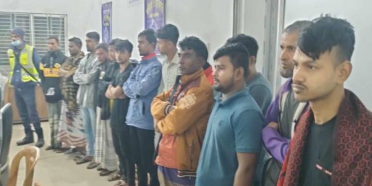 আশুলিয়ায় পুলিশের ওপর হামলা, গ্রেফতার- ১৫