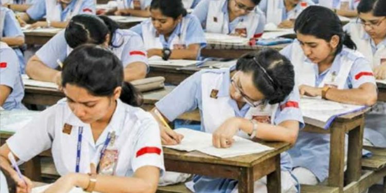 এইচএসসি পরীক্ষা জুনের শেষ সপ্তাহে শুরু করার প্রস্তুতি চলছে