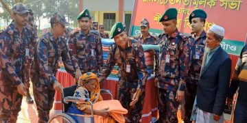 ৫ শতাধিক মানুষের মাঝে কম্বল বিতরণ, বিজিবি সচেতন করছে সীমান্তের বাসিন্দাদের