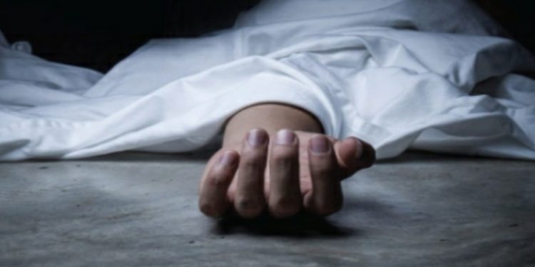 পারিবারিক কলোহের জেরে ডেমরায় গৃহবধূর আত্মহত্যা