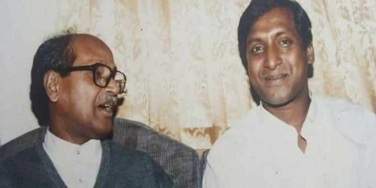 সাবেক শ্রমমন্ত্রীর ছেলেকে ব্যাটারি গলি থেকে গ্রেপ্তার