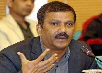 পাগলের প্রলাপের মতো গুজব ছড়ানো হচ্ছে,এসবে কান দিবেন না: আসিফ নজরুল