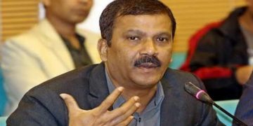 পাগলের প্রলাপের মতো গুজব ছড়ানো হচ্ছে,এসবে কান দিবেন না: আসিফ নজরুল
