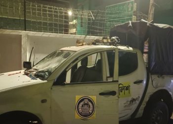 আওয়ামী লীগের হামলায় টুঙ্গিপাড়ায় ৫ পুলিশ আহত, গাড়ি ভাঙচুর