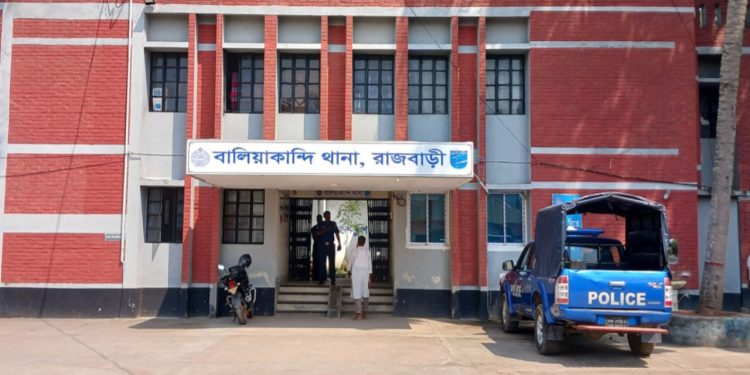 গড়াই নদীর চর থেকে লাশ উদ্ধার করলো পুলিশ