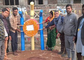 ২১ বছর ধরে কলাগাছ দিয়ে শহীদ মিনার তৈরি করে শহীদদের প্রতি শ্রদ্ধা