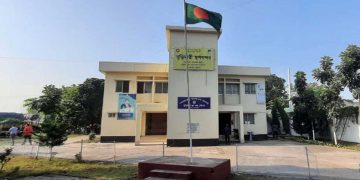 ২২ দিন বন্ধ থাকার পর  বুড়িমারী দিয়ে ভারত থেকে পাথর আমদানি শুরু