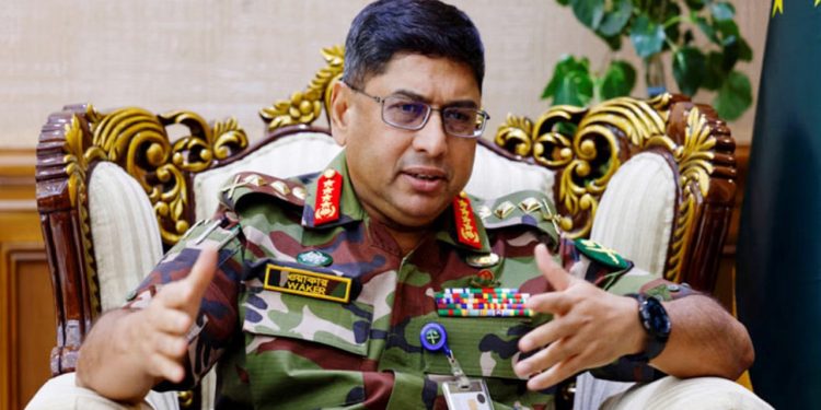 চলমান পরিস্থিতিতে অতিরিক্ত বল প্রয়োগ না করতে আহ্বান সেনাপ্রধানের