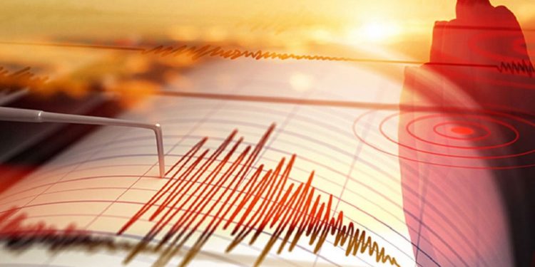 মধ্যরাতে ভূমিকম্পে কাঁপলো সিলেট