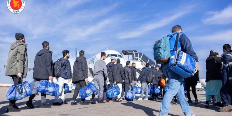 উত্তর আফ্রিকার লিবিয়া থেকে ফিরছেন ১৭৬ জন বাংলাদেশি নাগরিক