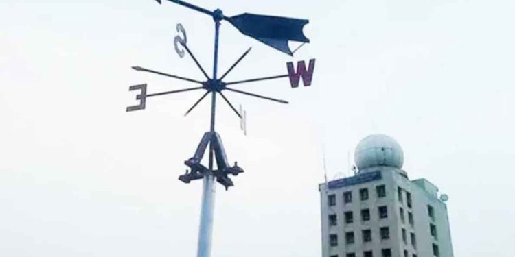 তাপপ্রবাহ ও বৃষ্টির বিষয়ে নতুন পূর্বাভাস দিল আবহাওয়া অধিদপ্তর