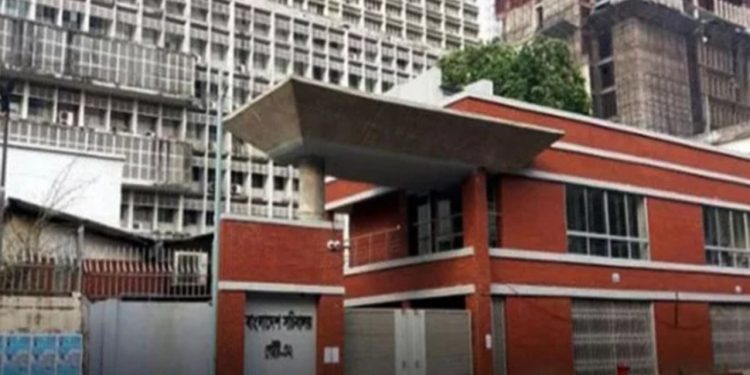 সচিবালয়ে আউটসোর্সিং কর্মীদের সুরক্ষা নিশ্চিত করতে নতুন নীতিমালা গ্রহণ করা হয়েছে