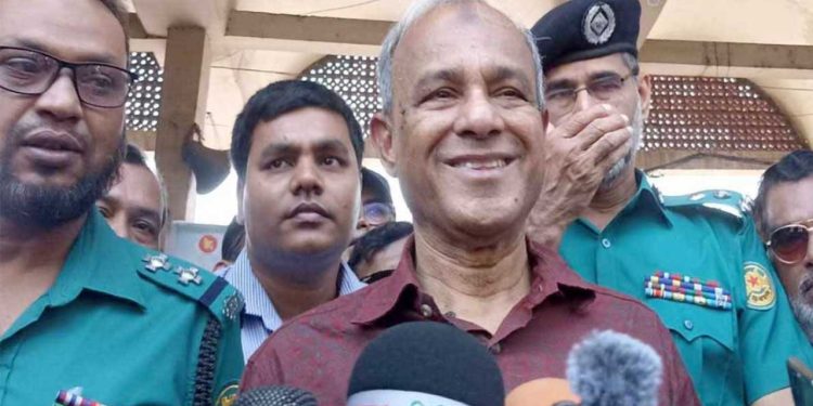 ফাঁকা ঢাকায় ষড়যন্ত্রের কোনো সম্ভাবনা নেই: স্বরাষ্ট্র উপদেষ্টা