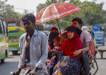 তাপমাত্রা বেড়ে বিপাকে রাজধানী ও আশপাশের অঞ্চলগুলো