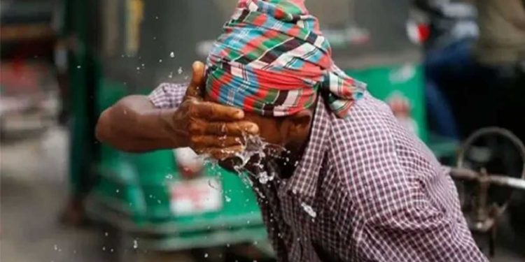 “আবহাওয়া অফিসের সতর্কবার্তা: তীব্র তাপপ্রবাহের আশঙ্কা”