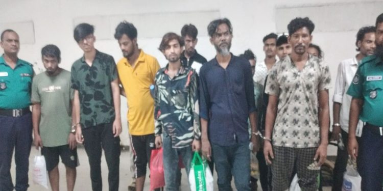 মোহাম্মদপুরে পুলিশের বিশেষ অভিযান, আটক ১৫ জন